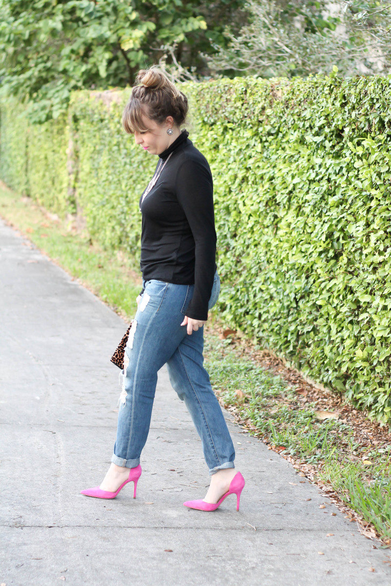 How to style a turtleneck and boyfriend jeans-4