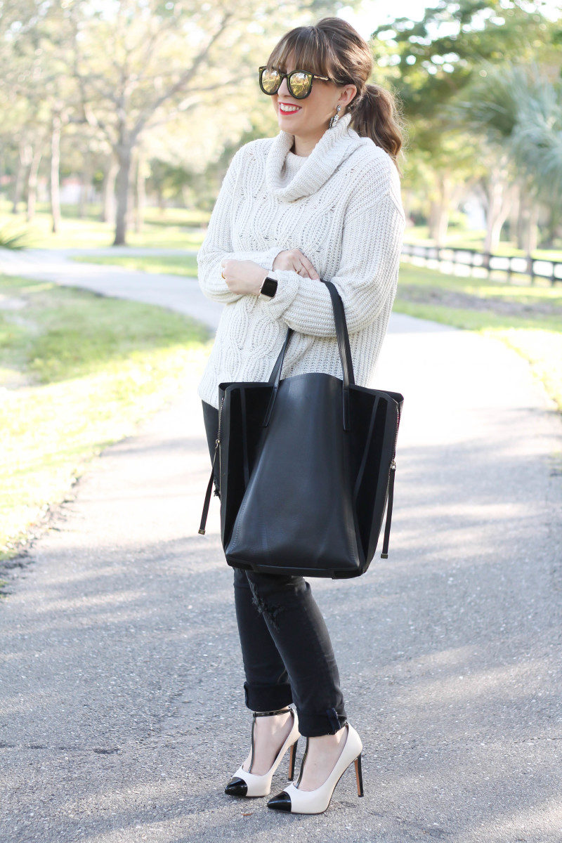 Turtleneck sweater, distressed black jeans, cap toe pumps-4