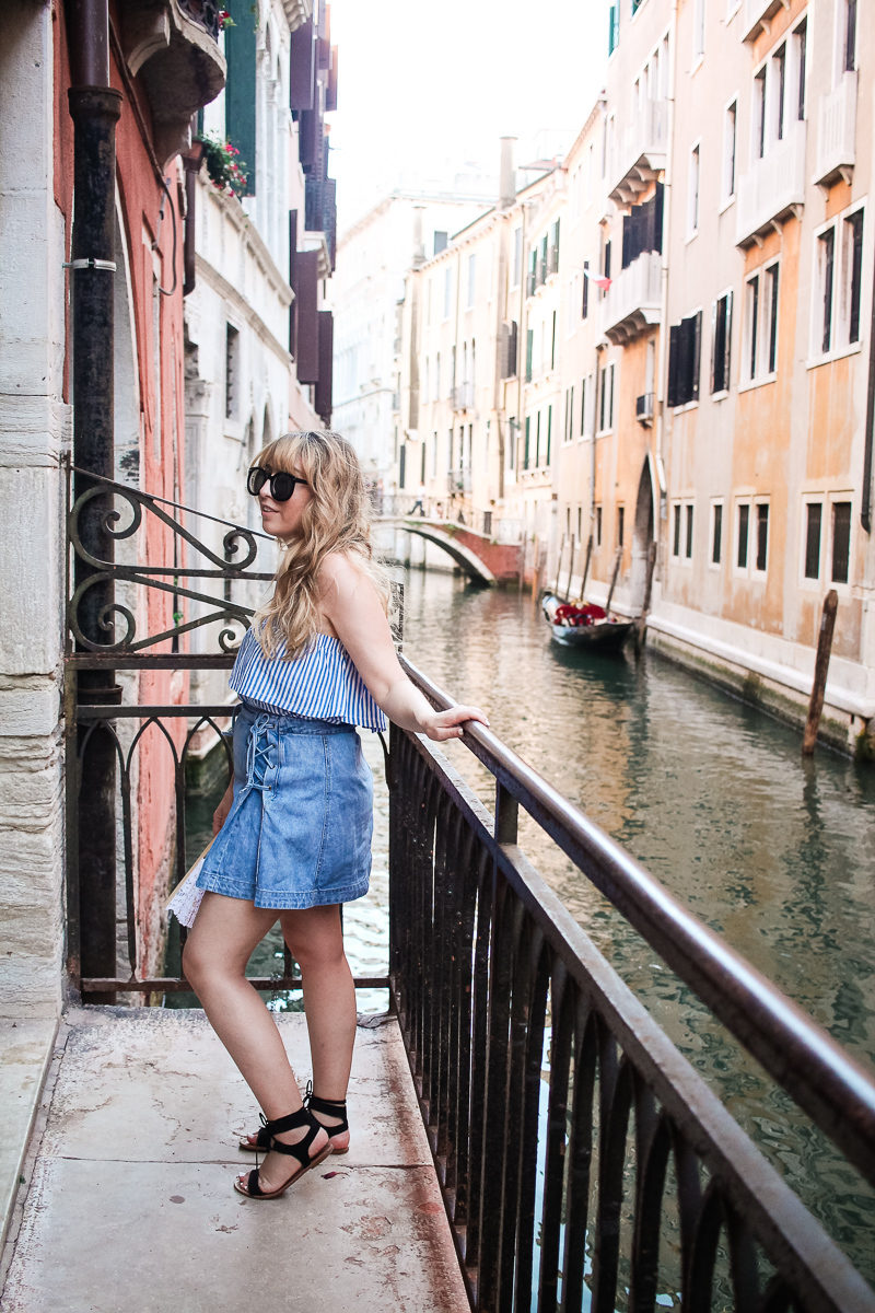 hm-stripe-ruffle-top-free-people-denim-lace-up-skirt-3-of-9