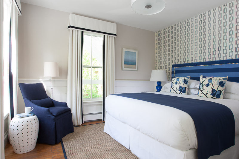 A queen room at 76 Main in Nantucket 