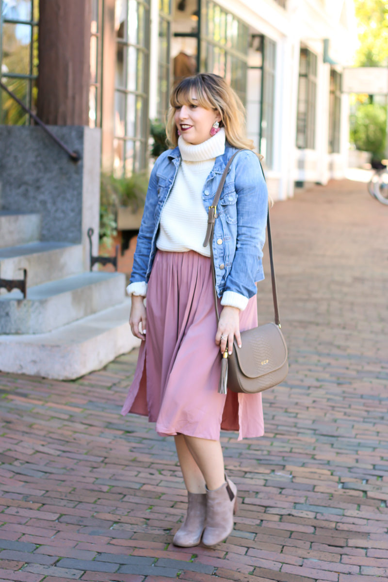 pink-midi-skirt-with-white-turtleneck-sweater-and-jean-jacket-3-of-9