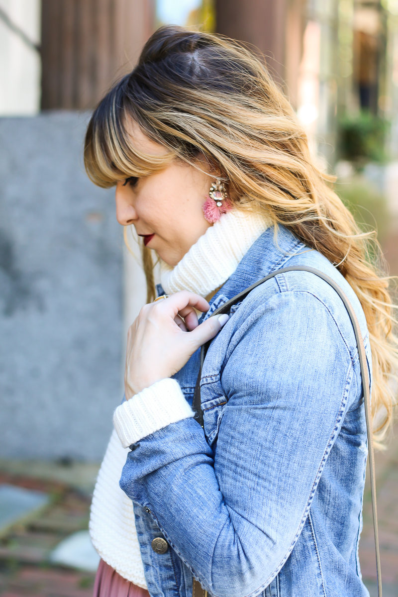 pink-midi-skirt-with-white-turtleneck-sweater-and-jean-jacket-5-of-9