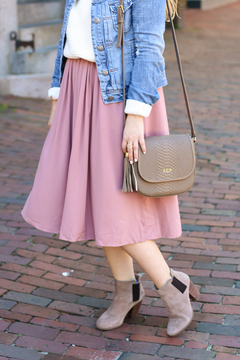 Miami fashion blogger Stephanie Pernas styles Sole Society Lylee booties with a GiGi New York Kelly Saddle bag.