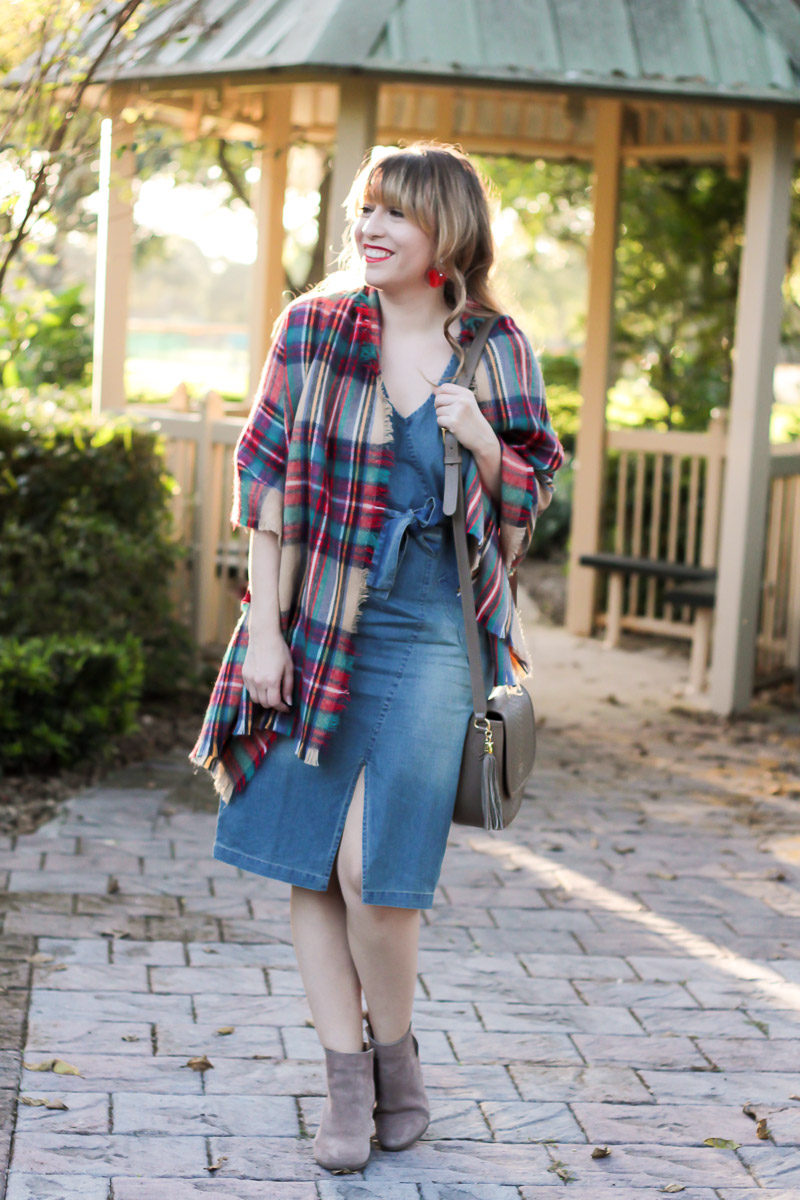 Miami fashion blogger wearing a jean midi dress and blanket scarf for fall