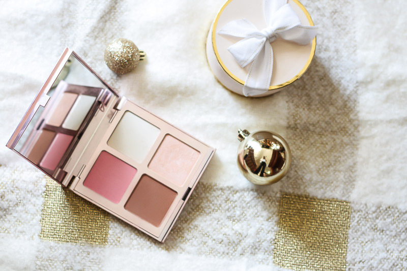 IT Cosmetics Je Ne Sais Quois palette makes a great holiday gift and a great contour palette