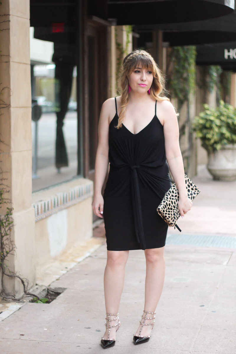 Miami fashion blogger Stephanie Pernas wearing a Boohoo little black dress with leopard clutch for a datenight outfit idea