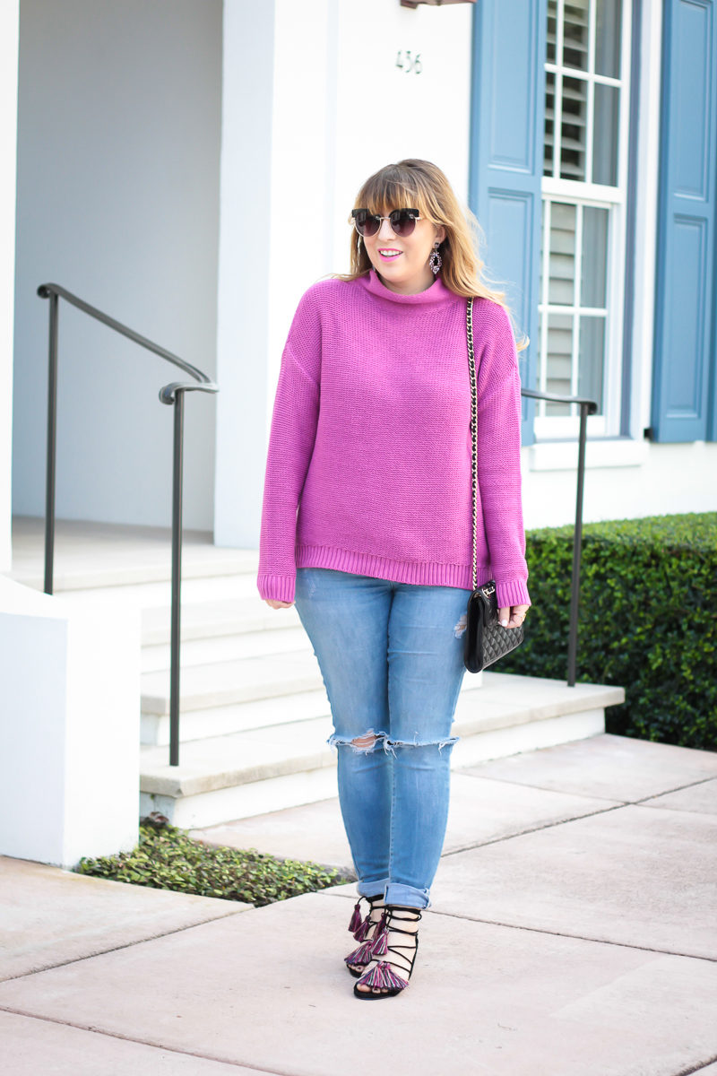 Miami fashion blogger Stephanie Pernas wearing a cute sweater and jeans outfit 