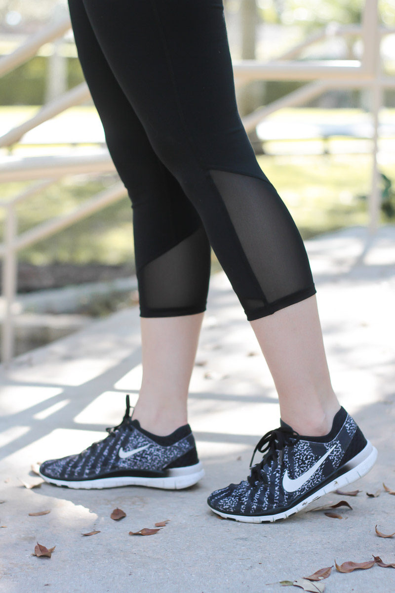 Miami fashion blogger wearing GapFit mesh panel leggings