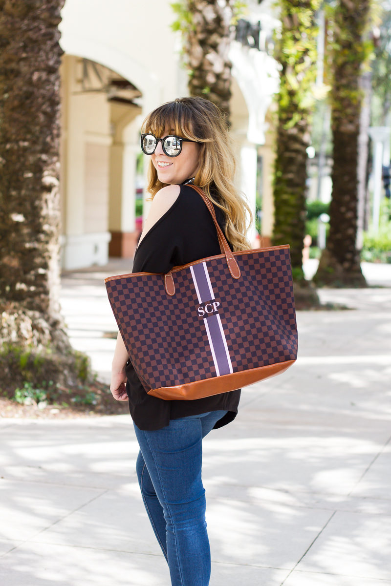 Miami fashion blogger Stephanie Pernas styling the Barrington Gifts St Anne tote 