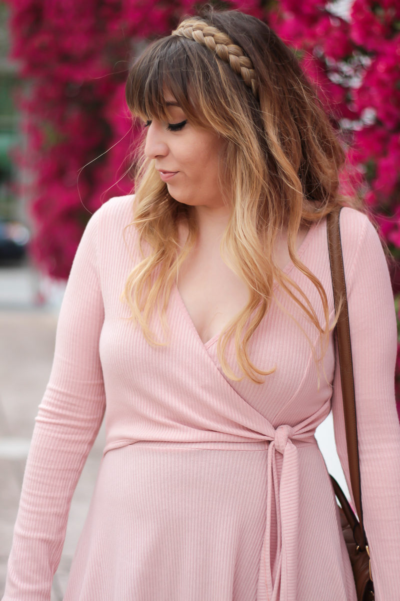 Miami fashion blogger Stephanie Pernas wearing a casual pink dress for spring