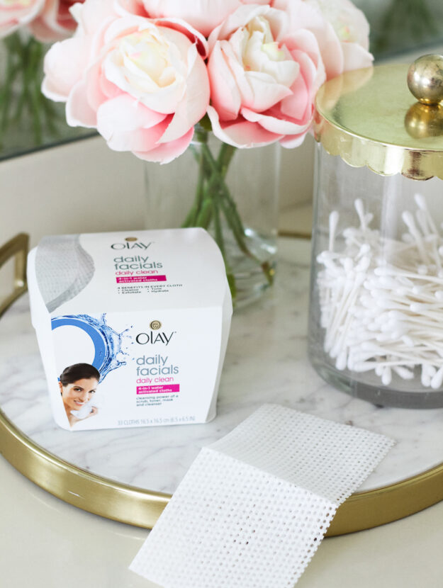 Olay Daily Facials Daily Clean 4-in-1 Water Activated Cleansing Cloths Review