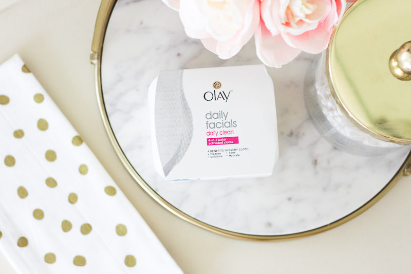 Miami beauty blogger Stephanie Pernas shares a review of her favorite makeup remover wipes