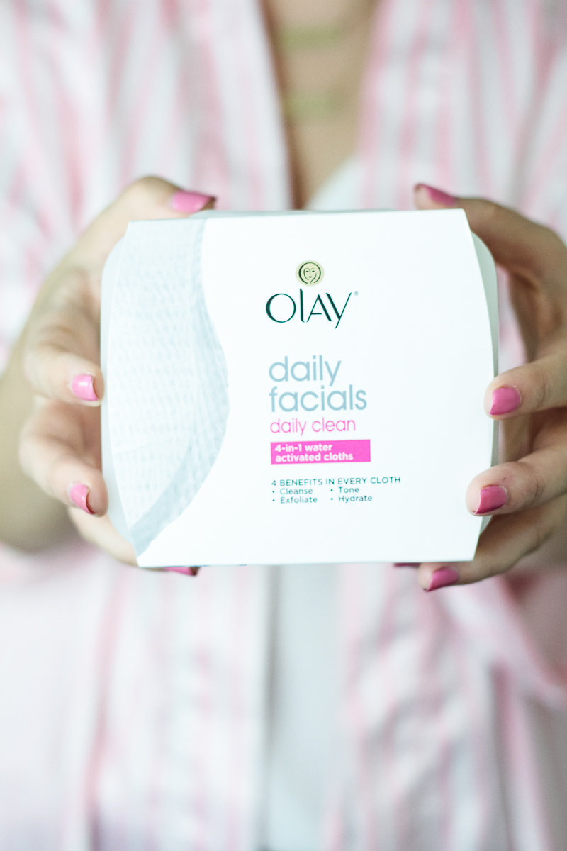 Olay Daily Facials Daily Clean 4-in-1 Water Activated Cleansing Cloths