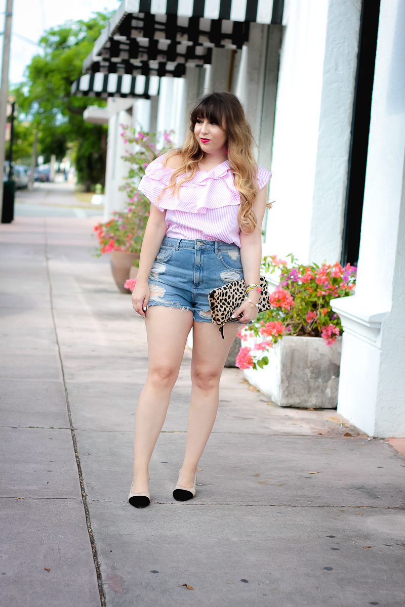 pink denim shorts outfit