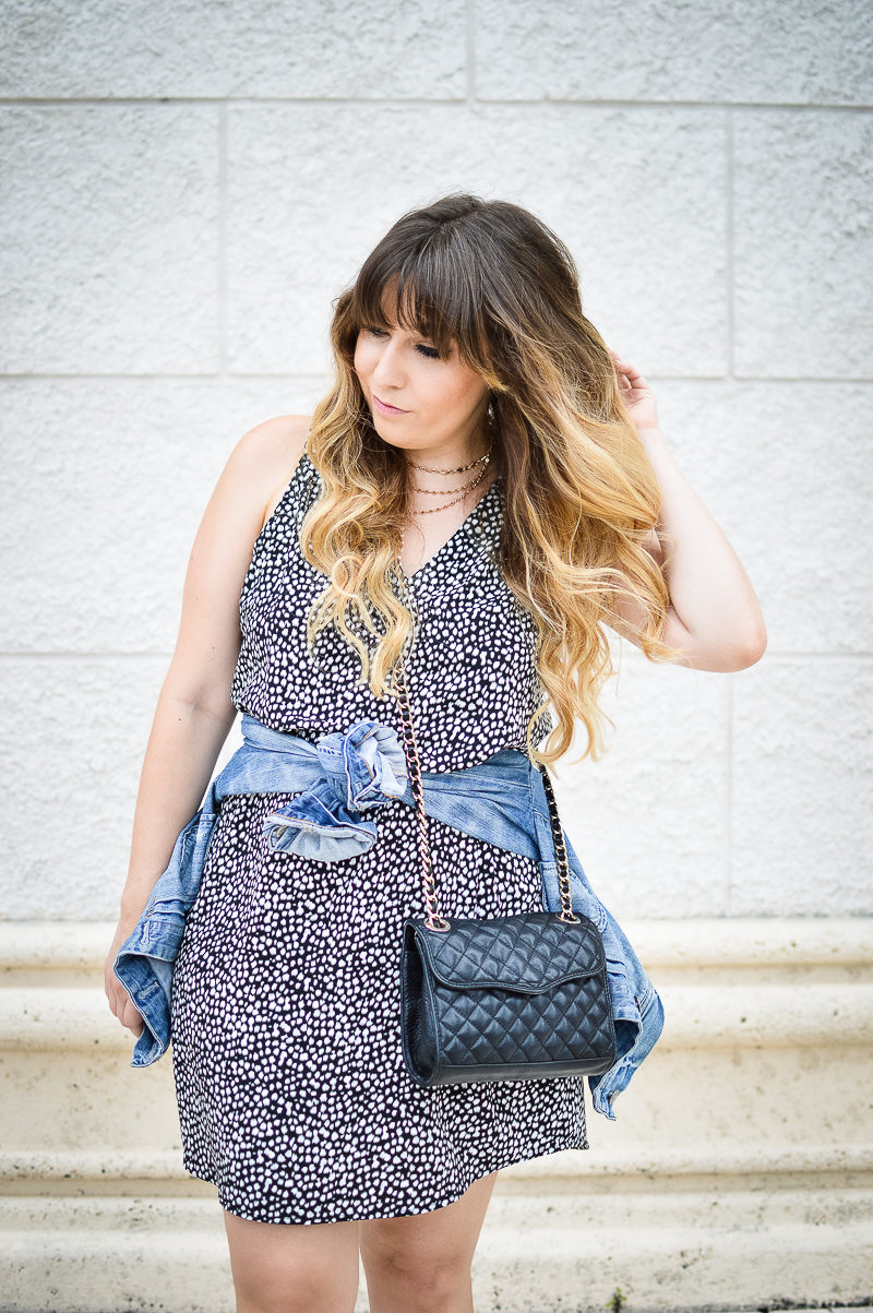 Miami fashion blogger Stephanie Pernas wearing an Old Navy sleeveless shift dress 