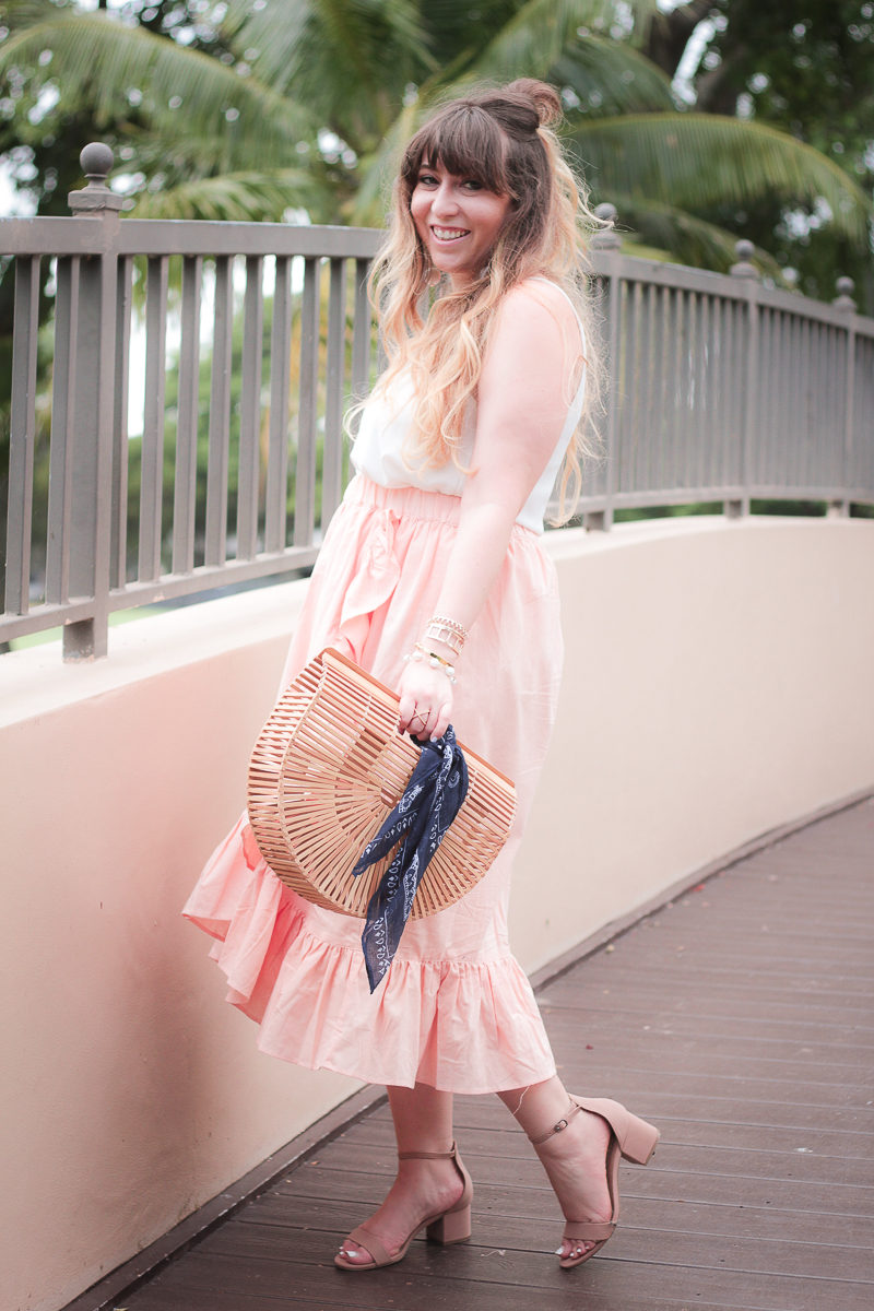  Miami fashion blogger Stephanie Pernas wearing a cute midi skirt outift idea 