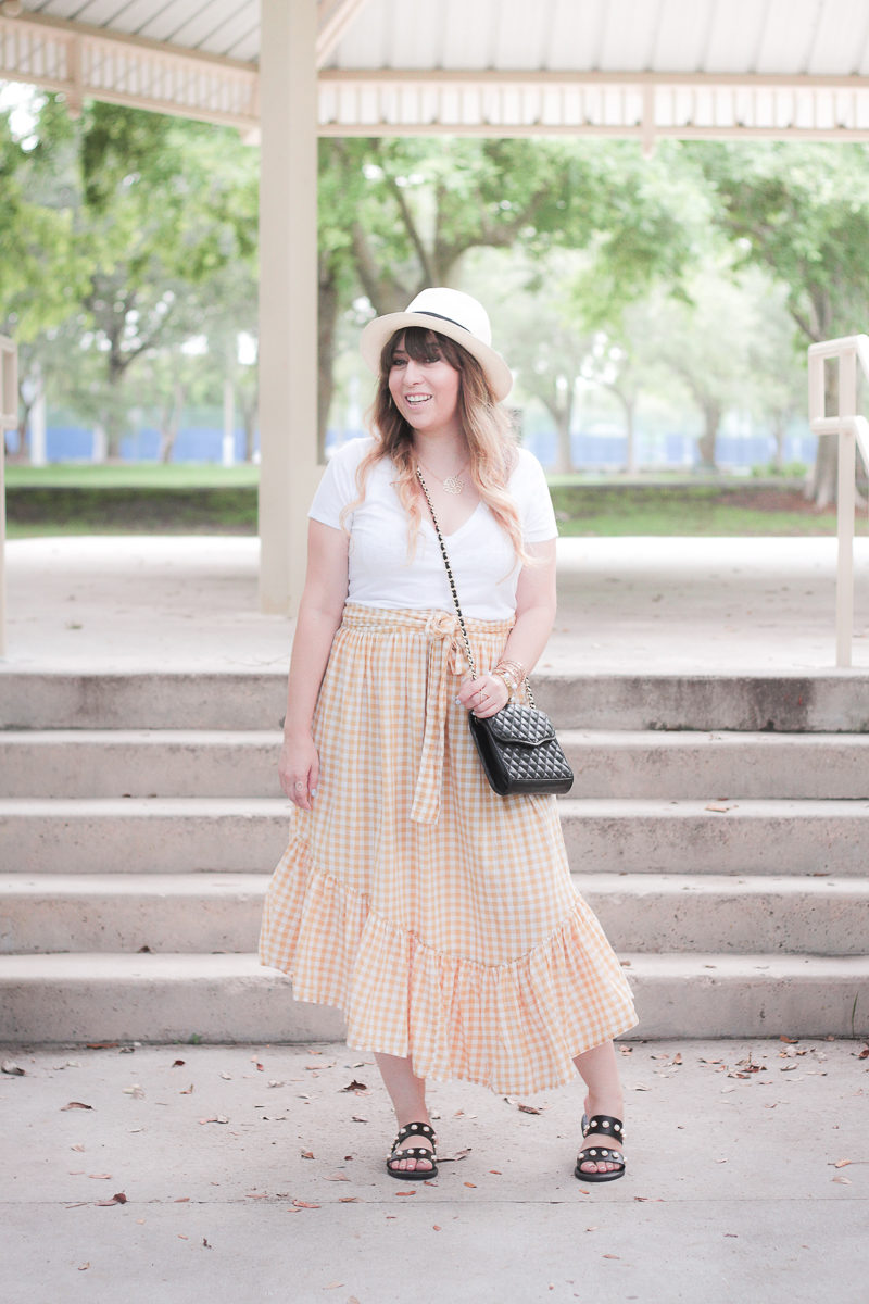 Miami fashion blogger Stephanie Pernas wearing an ASOS gingham maxi skirt 