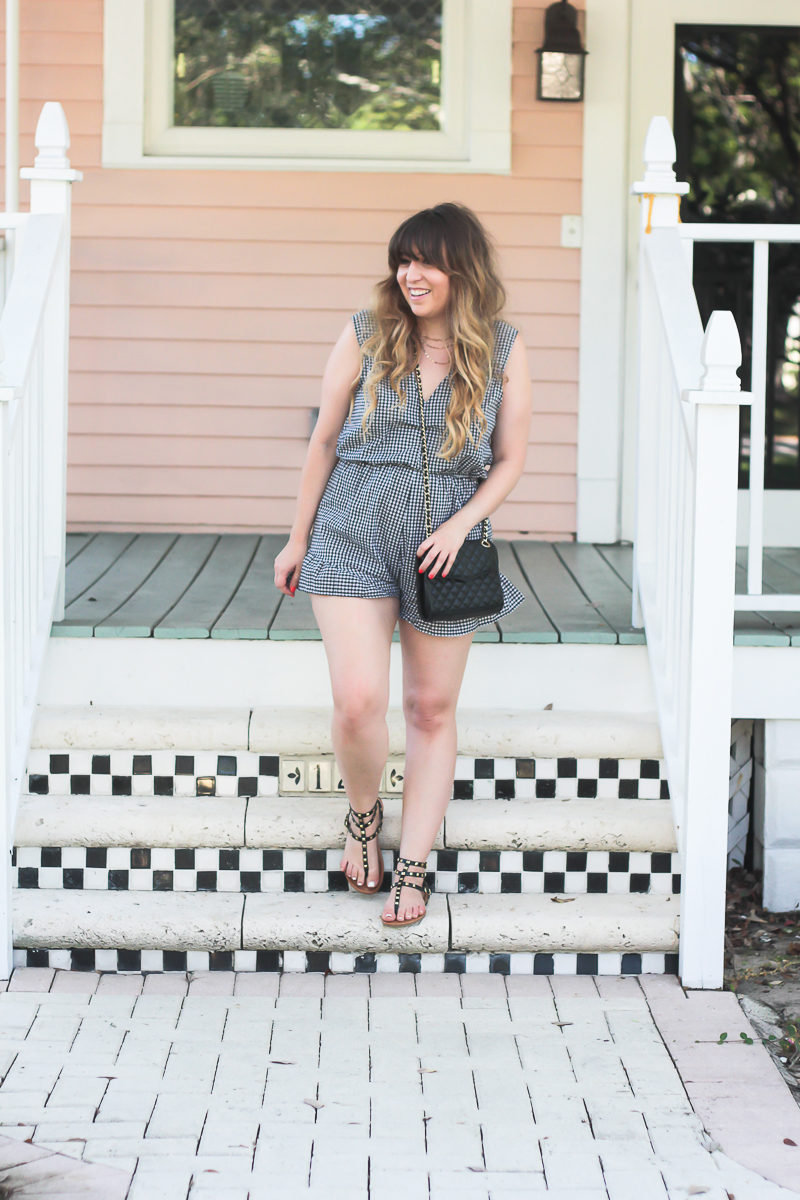  Gingham romper outfit idea for women worn by Miami fashion blogger Stephanie Pernas