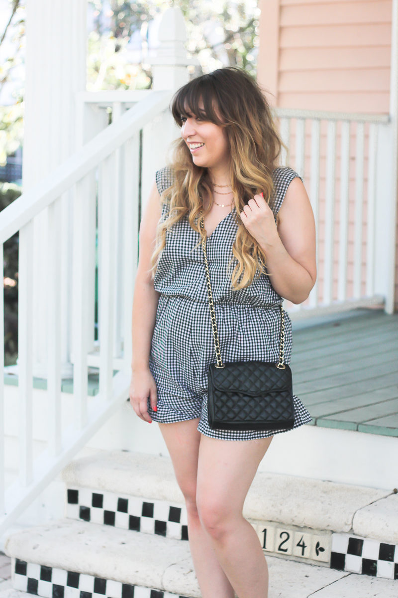  Affordable gingham romper for women worn by Miami fashion blogger Stephanie Pernas 