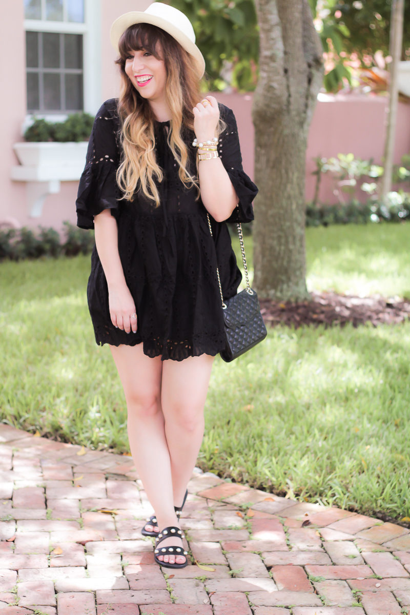 Miami fashion blogger Stephanie Pernas wearing a casual summer dress and sandals