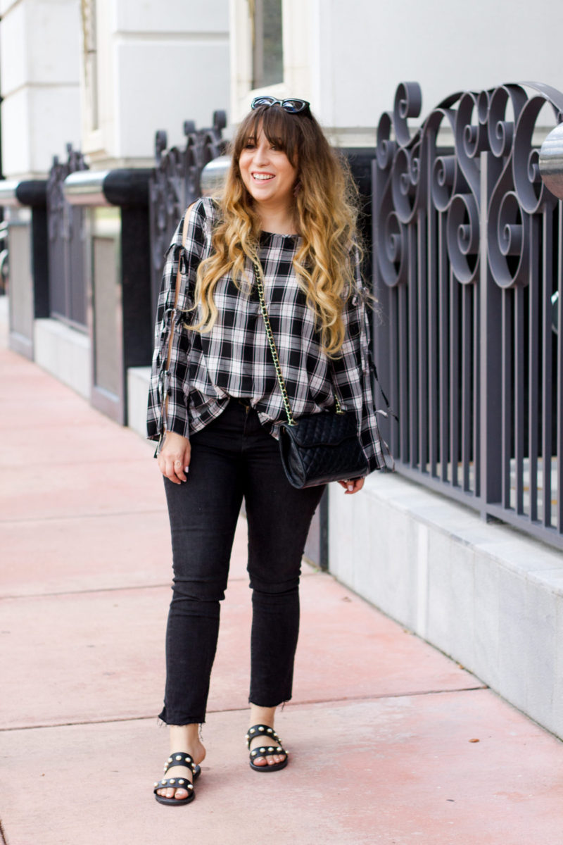  Fashion blogger Stephanie Pernas wearing JBrand jeans and a LOFT top 