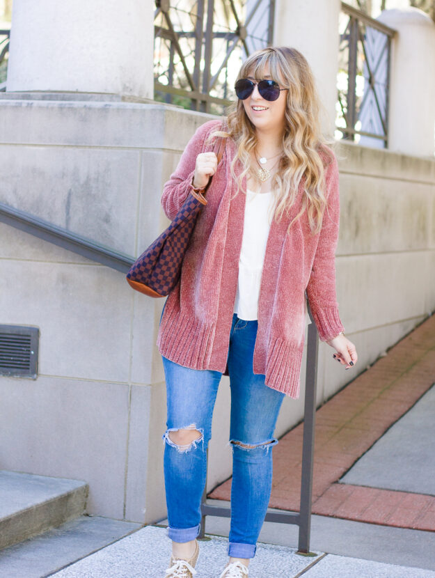 Casual chenille cardigan outfit idea for fall