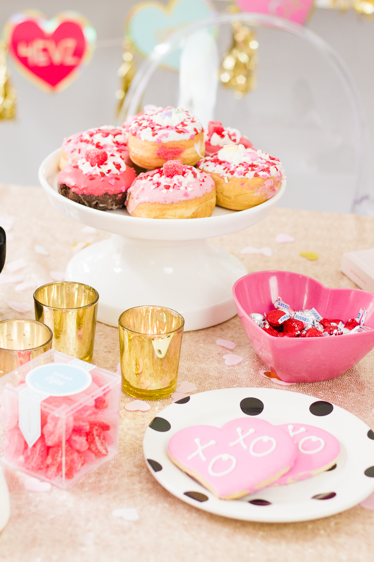 How to throw a Galentine’s Day party