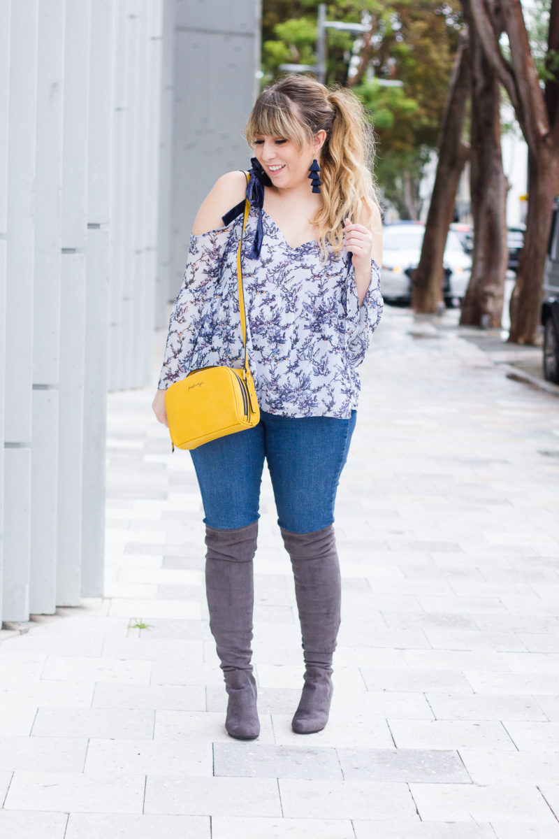 Casual top and jeans outfit 