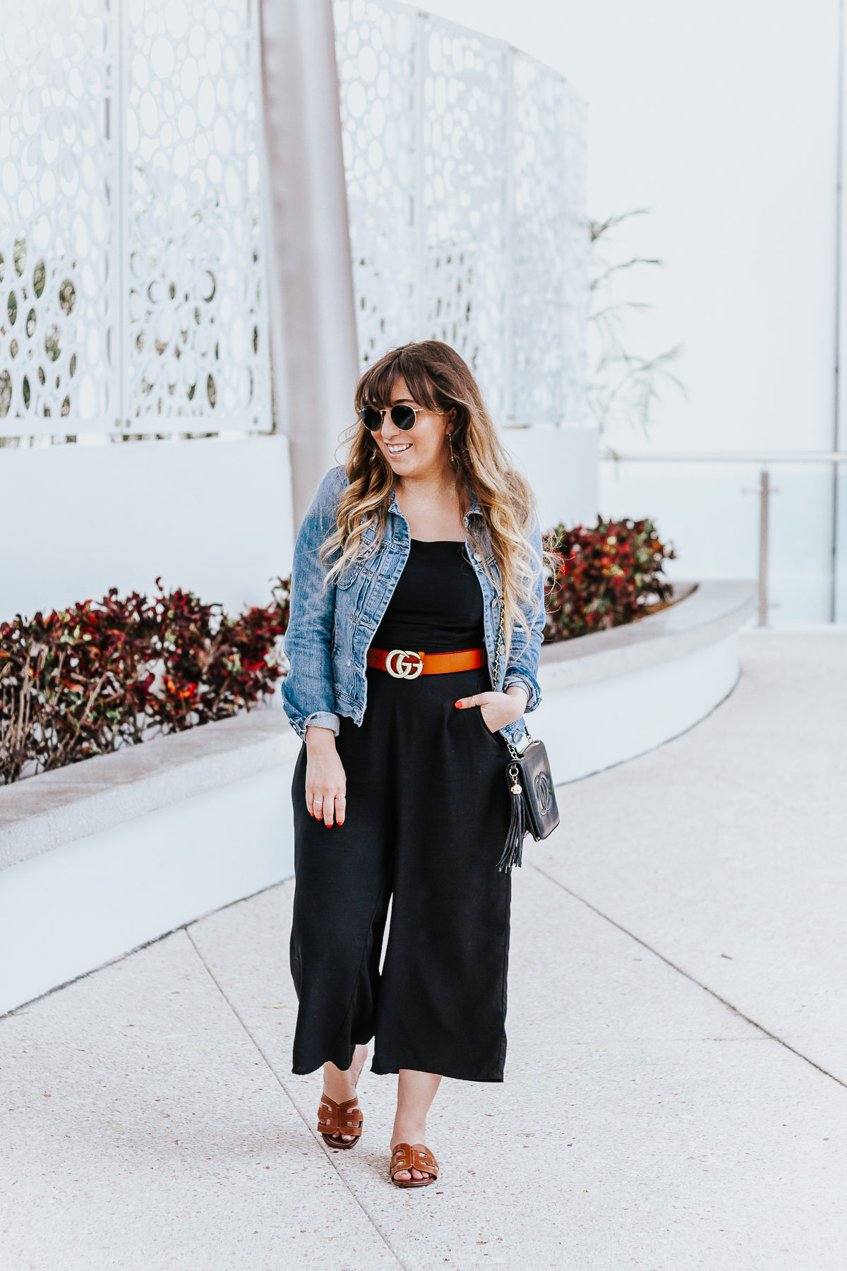 Black culotte jumpsuit outfit for spring-10