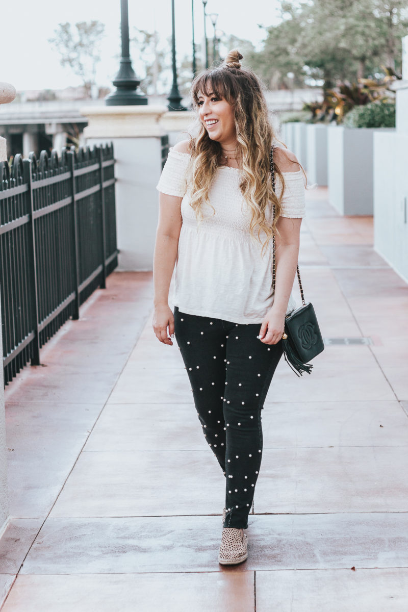 Off the shoulder top + black pearl jeans outfit for spring-2