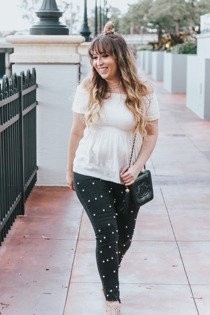 Off the shoulder top + black pearl jeans outfit for spring-5