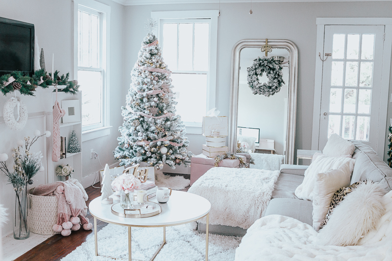 Holiday Home Tour- Glam Holiday Living Room-21