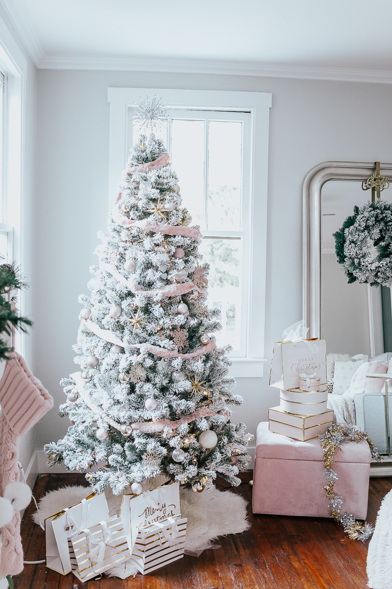 My Holiday Home Tour - Glam Holiday Living Room - Stephanie Pernas