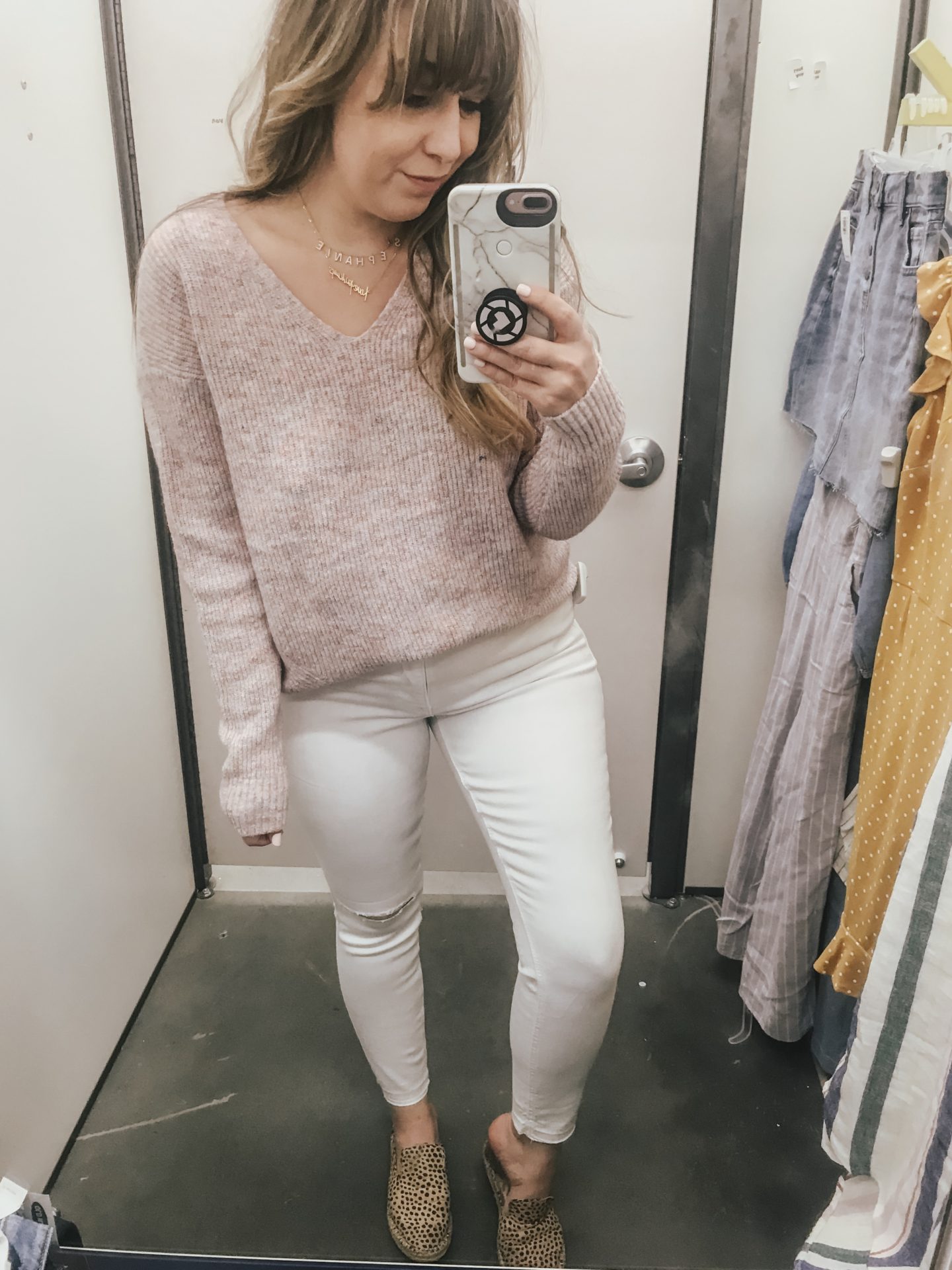 Old Navy white jeans outfit