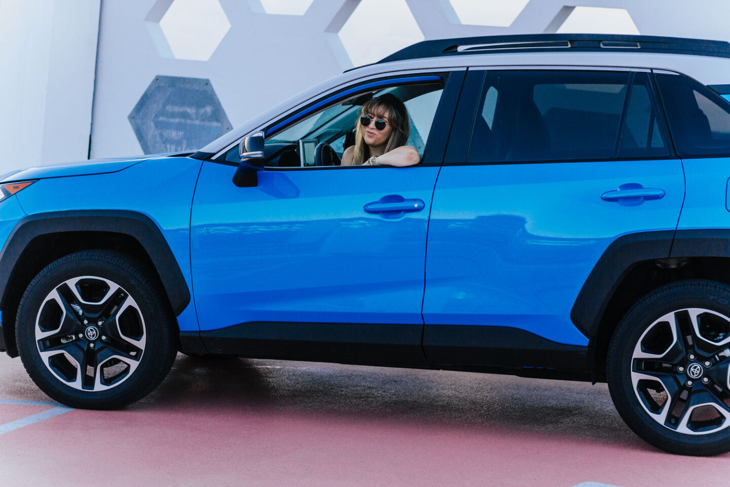 2019-Toyota-RAV4-18