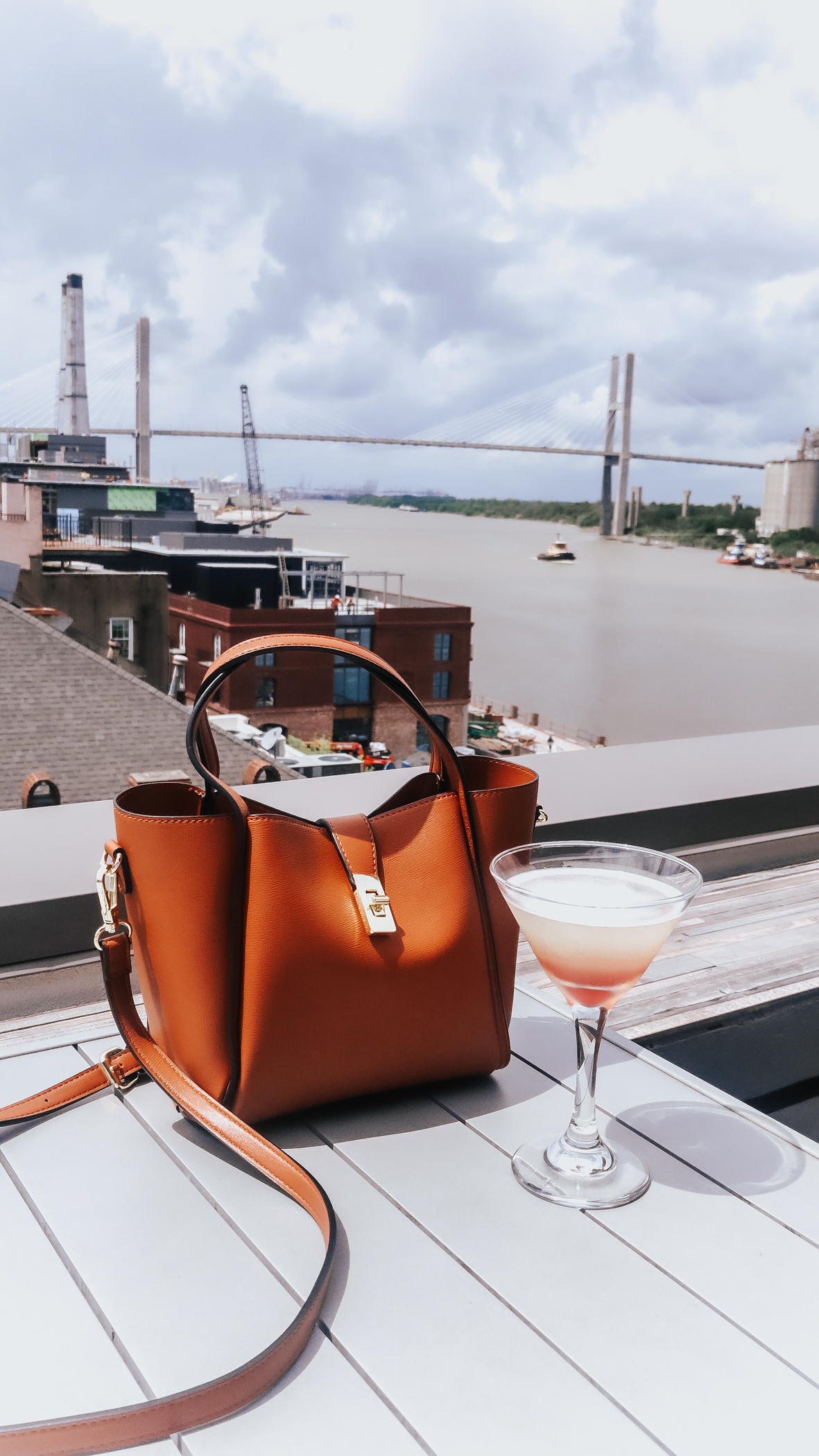 Best-Rooftop-Bars-in-Savannah