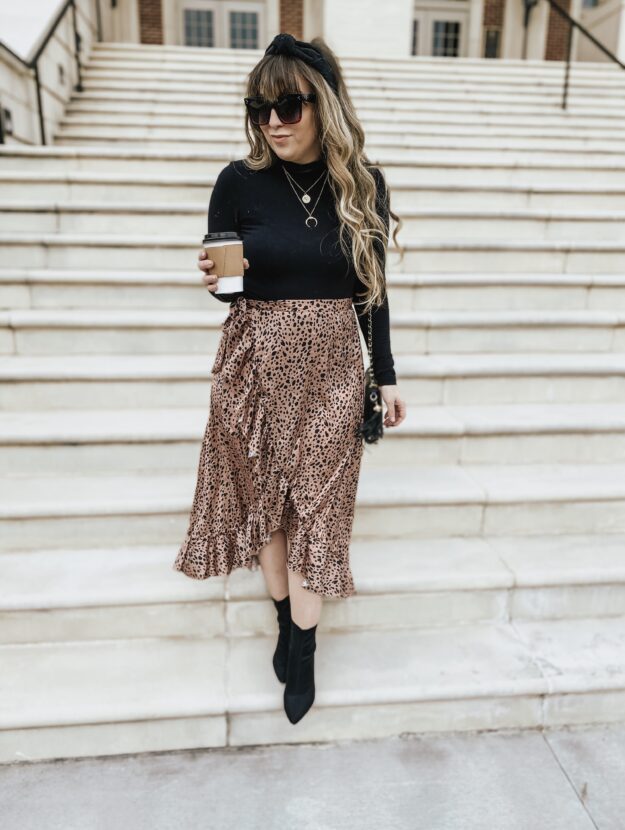 Daily outfit – leopard midi skirt and turtleneck