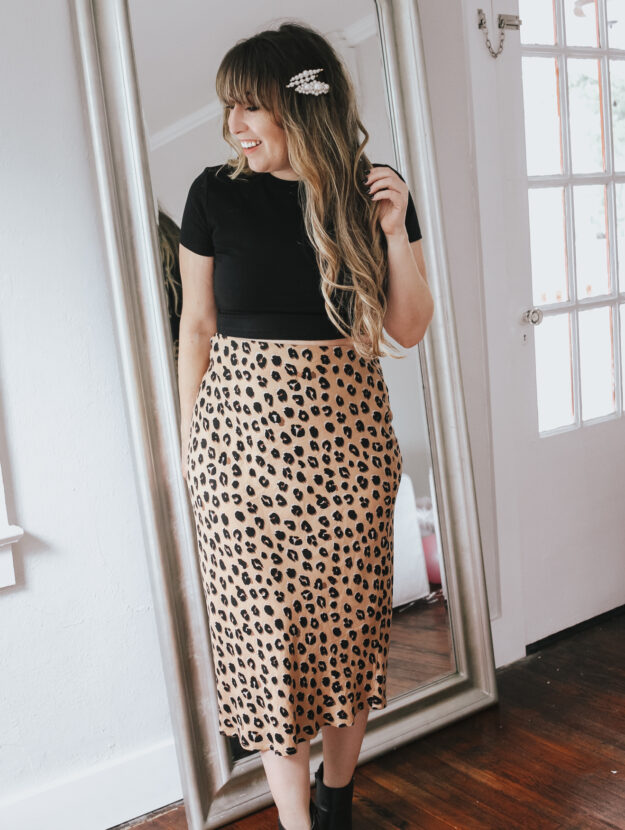 daily outfit ideas: leopard midi skirt and cropped tee