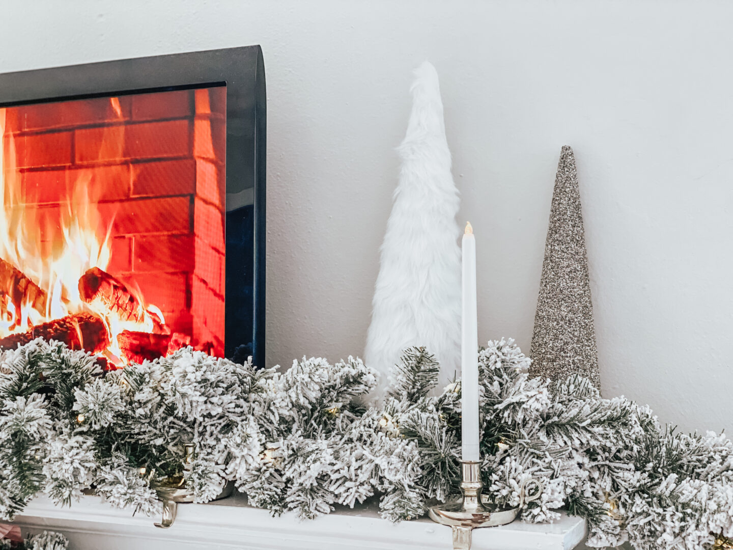 holiday home decor - mantle