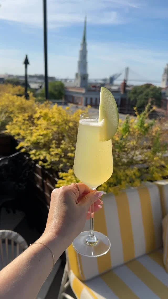 Starting a little series sharing the BEST Rooftop Bars in Savannah and first up HAS to be @peregrinsavannah at @perrylanehotel 💛 One of the most iconic rooftops in Savannah with the most stunning decor, views, and probably my favorite frosè in town. Catch me and the girls there OFTEN 😂 a must add to your Sav bucket list!! 

#savannah #savannahgeorgia #savannahga #thingstodoinsavannah #whattodoinsav #whattodoinsavannah #exploresavannah #exploregeorgia #visitsavannah #rooftopbars #rooftopbar #peregrin #perrylanehotel