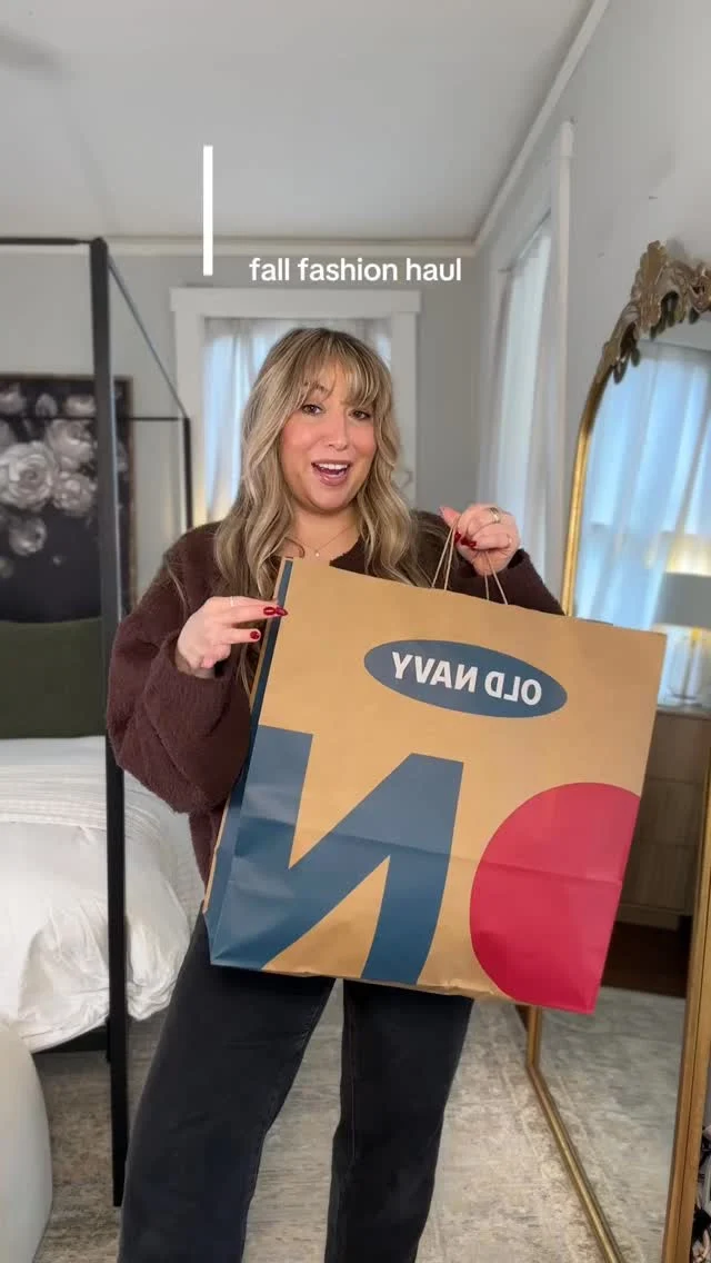 We have been SLEEPING on @oldnavy!!! Went in and did a little damage yesterday, sharing what I picked up including some pieces inspired by a few of our favorite brands 👀 50% off everything ends tonight so if something catches your eye, snag it while you can!! What’s your favorite find from the haul?? 

Comment OLDNAVY and I’ll DM you links to shop. You can also find everything on my ShopMy and LTK… however you prefer to shop! 

#oldnavy #oldnavyhaul #tryonhaul #fallfashionfinds
